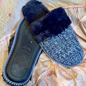Muk Luks size 11-12 XL slippers